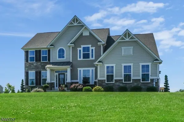 42 Gina Dr, Upper Freehold Twp., NJ 08501