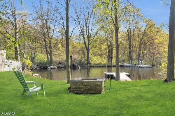 29 Diamond Dr, Jefferson Twp., NJ 07849