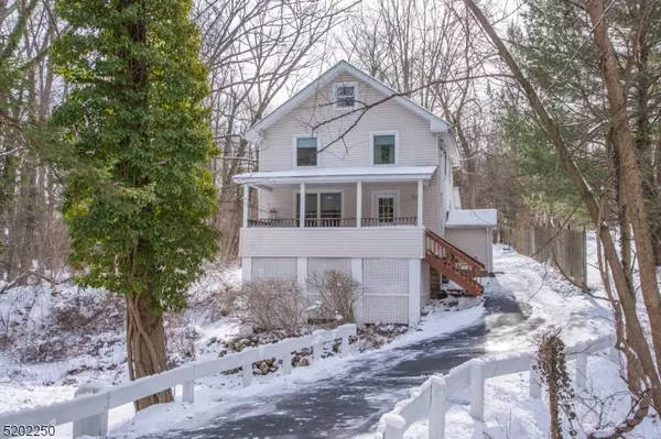 8 Fairlawn Ave, Randolph Twp., NJ 07869