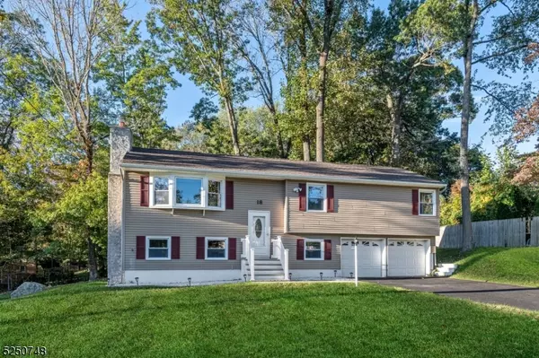 18 Lloyd Ave, Stanhope Boro, NJ 07874