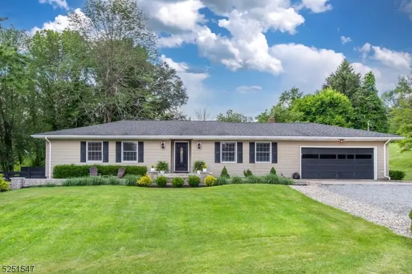 2 Hampton Spring Rd, Hampton Twp., NJ 07860