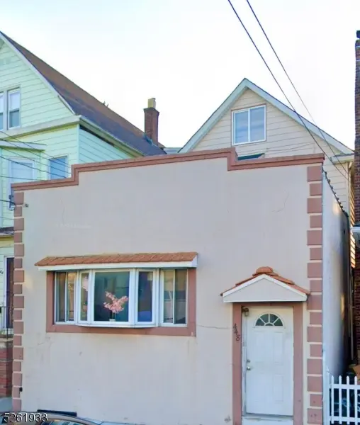 448 3rd Ave, Elizabeth City, NJ 07206