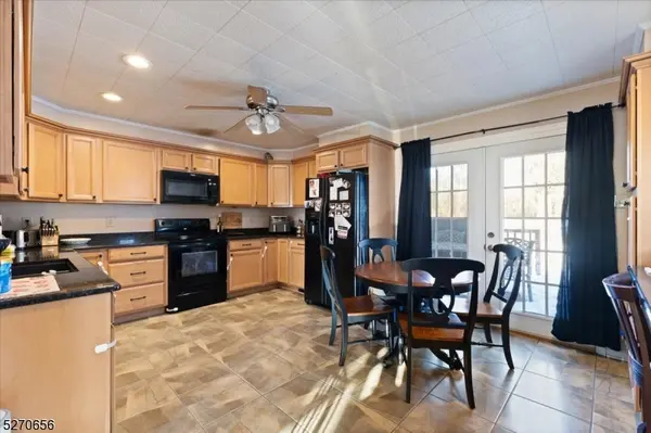 10 Adams St, Belvidere Twp., NJ 07823