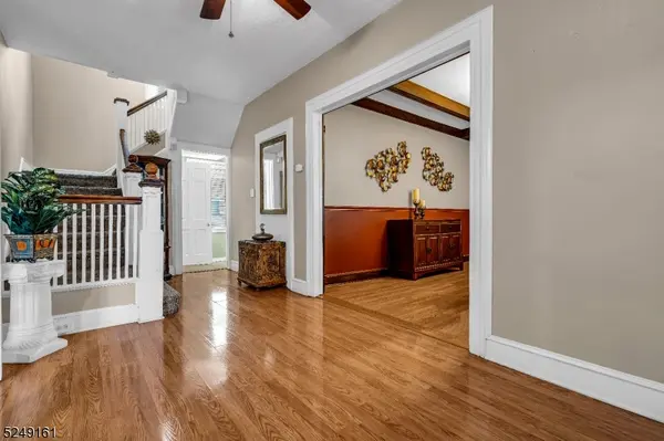 1 Vernon Pl, East Orange City, NJ 07017