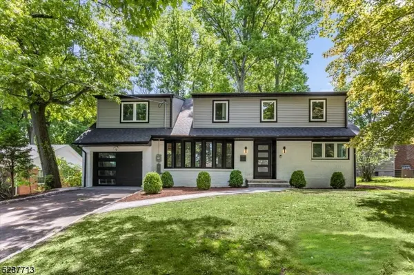 65 Woodlawn Ave, Clifton City, NJ 07013