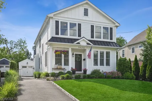 27 N Summit Ave, Chatham Boro, NJ 07928