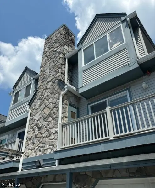 6 Garden Ct, Roxbury Twp., NJ 07876