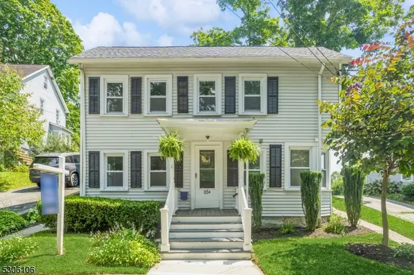 65 Madison St, Newton Town, NJ 07860