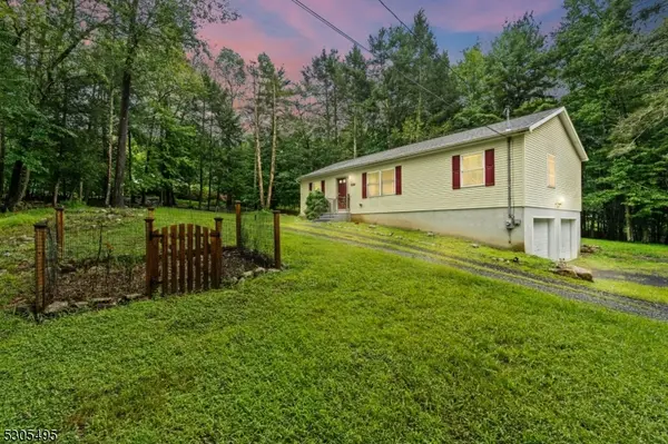 8 Steenykill Rd, Montague Twp., NJ 07827