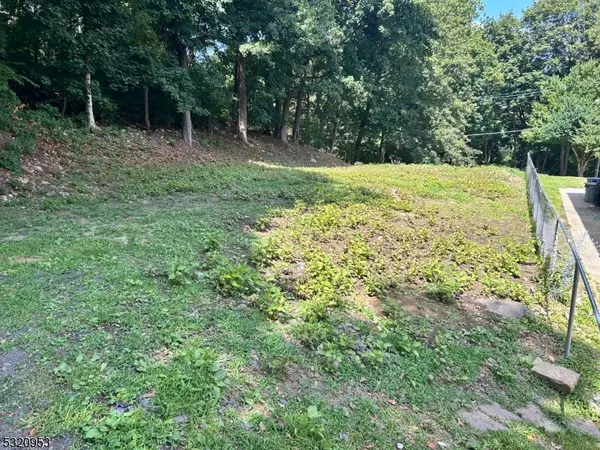 Dover Town, NJ 07801,142 W Blackwell St