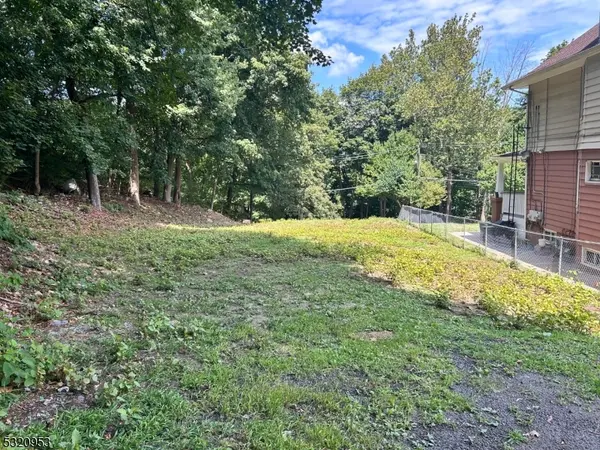 Dover Town, NJ 07801,142 W Blackwell St