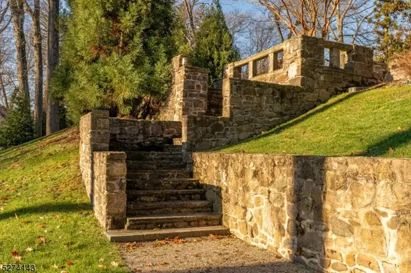 Morris Twp., NJ 07960,12 Canfield Rd