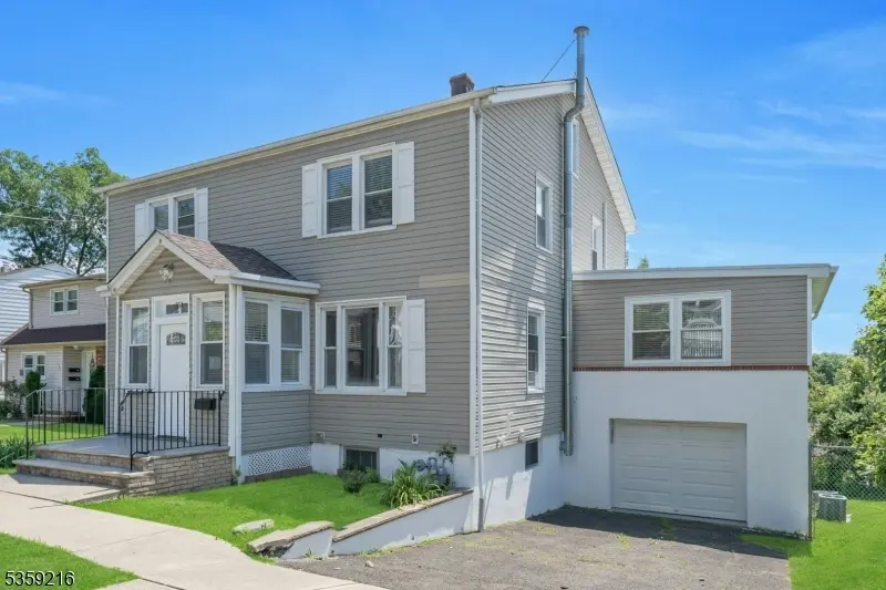 151 Sutton Ave, Totowa Boro, NJ 07512