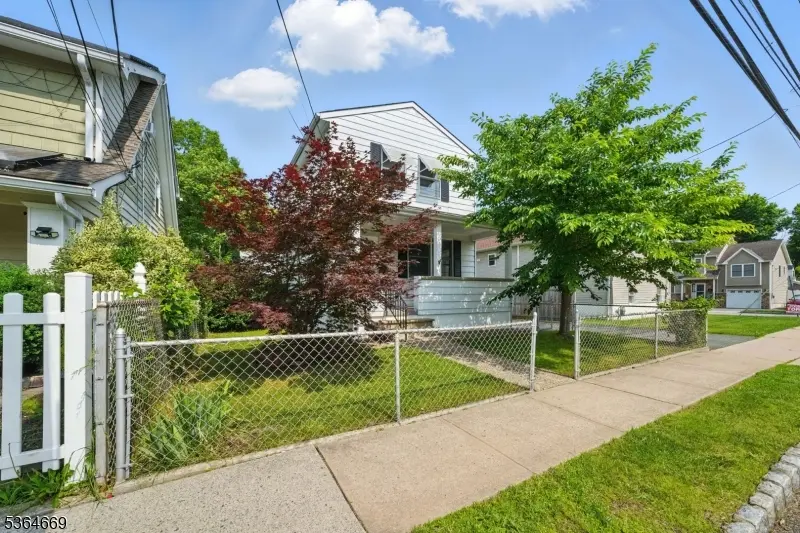 21 Hillside Ave, Dover Town, NJ 07801