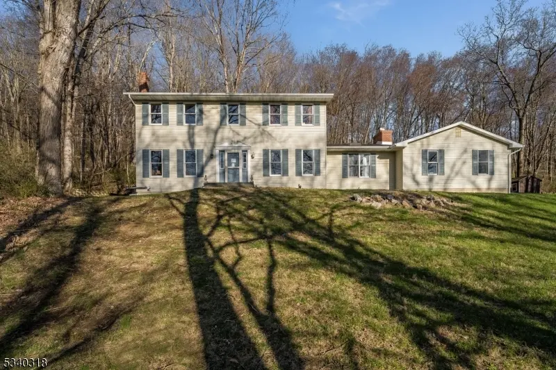 22 Tamarack Rd, White Twp., NJ 07823