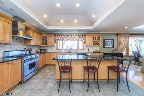 628 Mountain Rd, Kinnelon Boro, NJ 07405