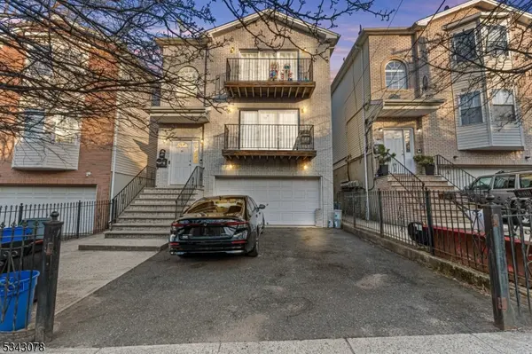 25 Seabury St, Newark City, NJ 07104