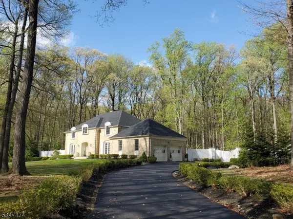 1 Martens Rd, Tewksbury Twp., NJ 08833