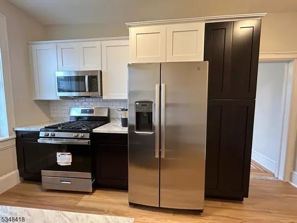 North Bergen Twp., NJ 07047,7812 Hudson Ave #E2