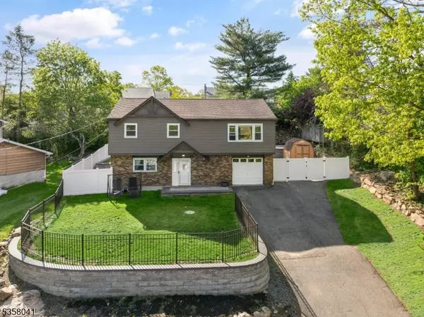 108 Winding Hill Rd, Hopatcong Boro, NJ 07843