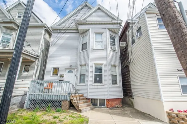 264 N 8Th St, Prospect Park Boro, NJ 07508