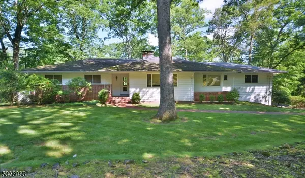 72 Brook Dr, Watchung Boro, NJ 07069