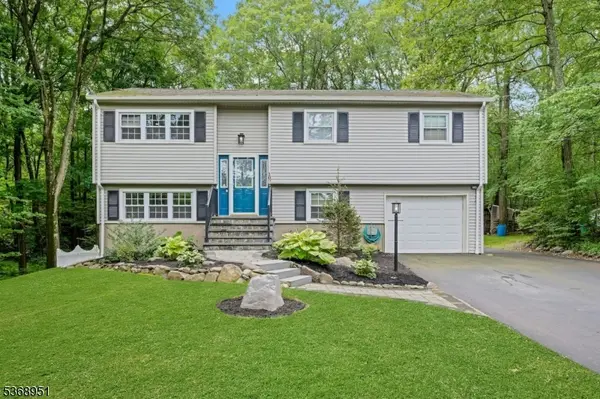 107 Mountain Circle, West Milford Twp., NJ 07480