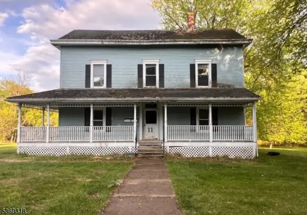 11 Sterling Pkwy, Ogdensburg Boro, NJ 07439