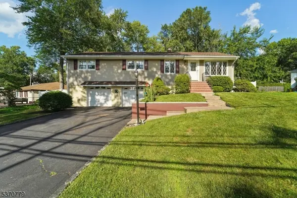 33 Seneca Trl, Wayne Twp., NJ 07470
