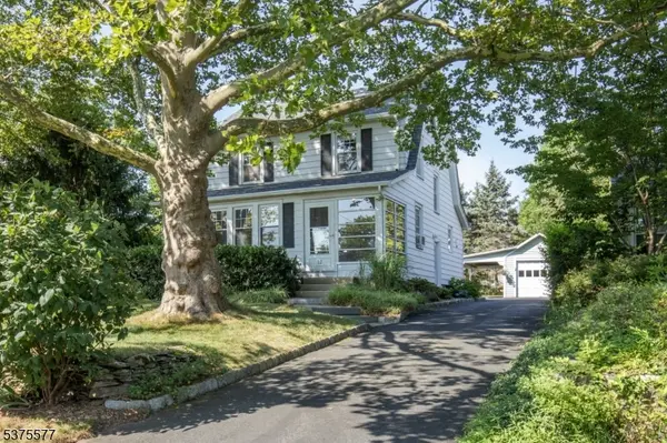 12 Valley View Ave, Peapack Gladstone Boro, NJ 07934