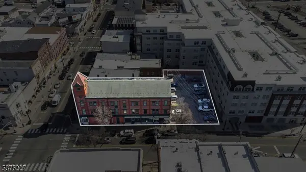 Dover Town, NJ 07801,16 W Black Well St6S War