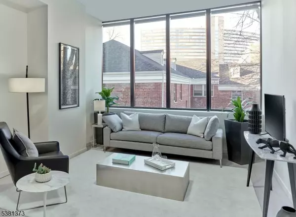 East Orange City, NJ 07018,258 S Harrison St #405