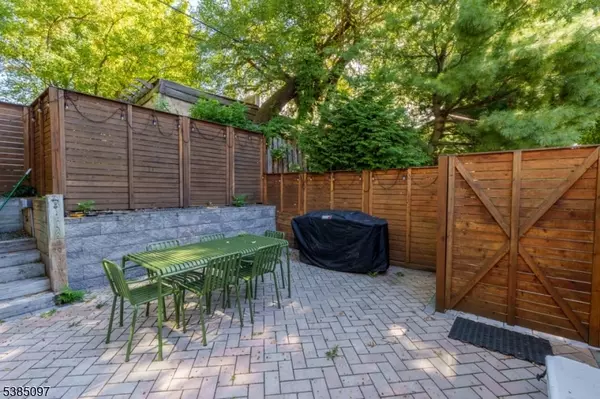 Montclair Twp., NJ 07042,51 Greenwood Ave #7