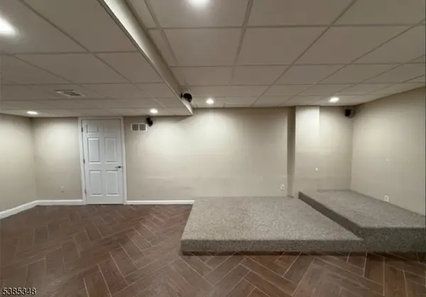 West Orange Twp., NJ 07052,33 Mcguire Dr