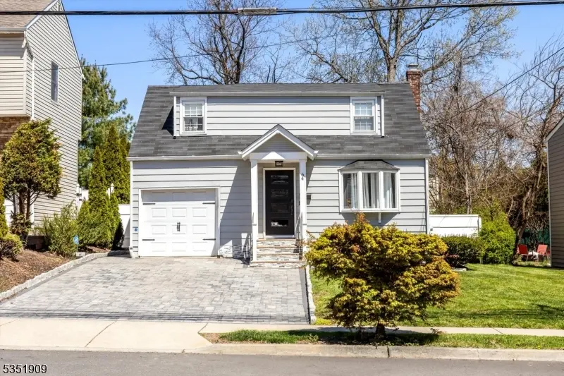 64 South Pkwy, Clifton City, NJ 07014