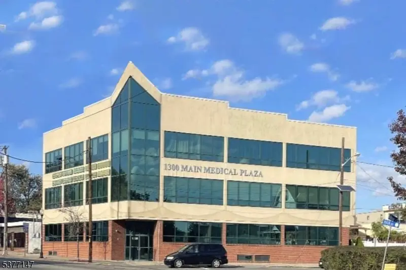 1300 Main Ave, Clifton City, NJ 07011