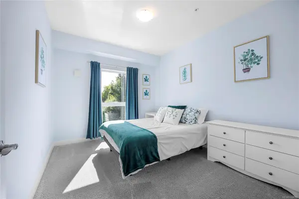 Duncan, BC V9L 1T3,15 Canada Ave #403