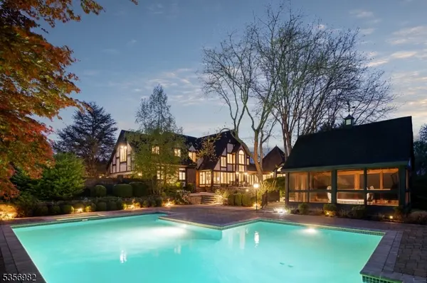 11 Kerby Ln, Mendham Boro, NJ 07945