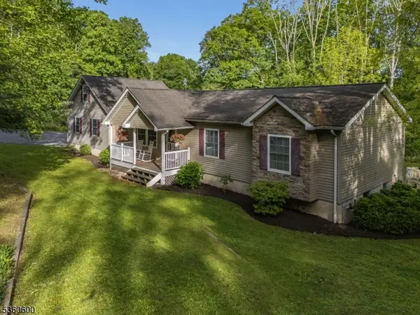 17 Glenn Ave, Glen Gardner Boro, NJ 08826