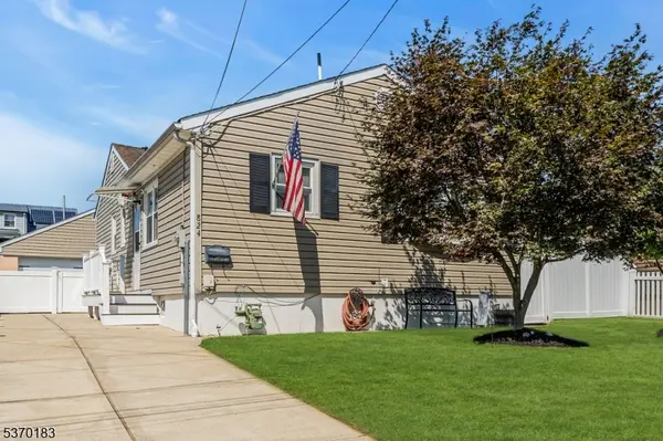 824 Smith St, Linden City, NJ 07036