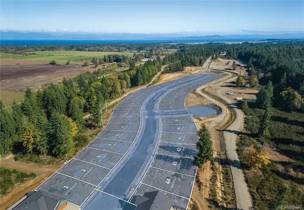 Courtenay, BC V9N 0E1,1730 Crown Isle Blvd #Lot 10