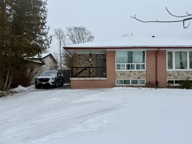 851 Bem AVE, Pickering, ON L1W 1X2