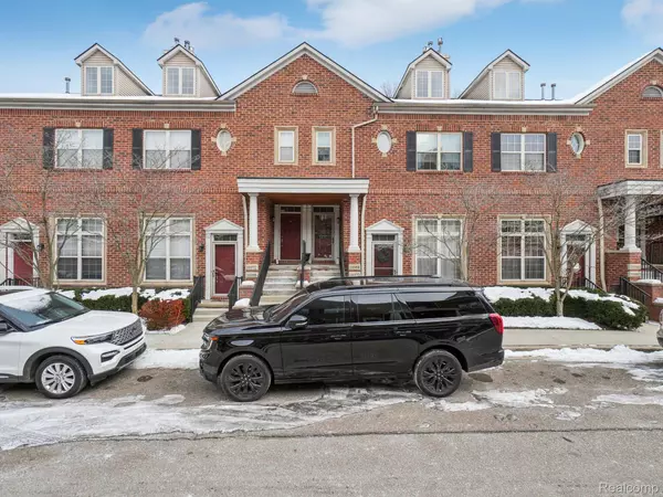 16984 Farmington RD, Livonia, MI 48154