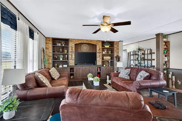 Southmayd, TX 76268,405 Stetson Drive