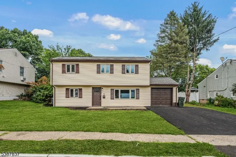 33 Holly St, Franklin Twp., NJ 08873