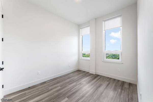 55 Washington St #4j, East Orange City, NJ 07017