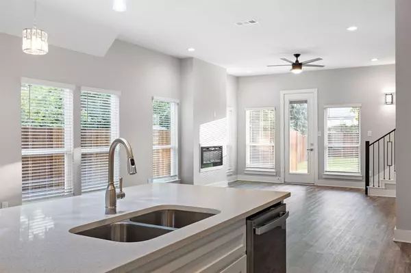 Dallas, TX 75212,2811 Harston Street