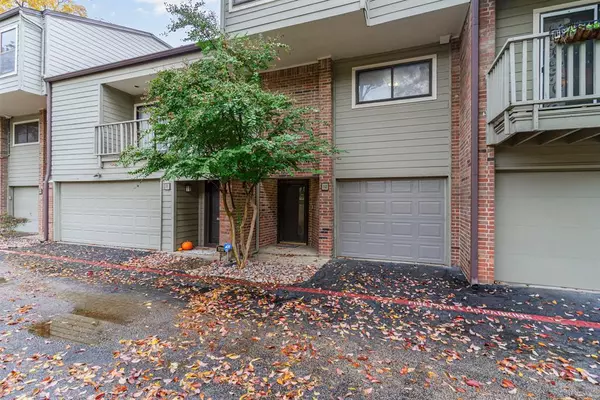 Dallas, TX 75231,6808 Eastridge Drive #12- B3