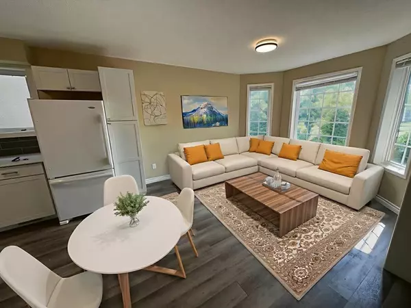 Barrie, ON L4N 9M3,31 Red Oak DR #Upper