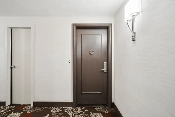 1400 Dixie RD #315, Mississauga, ON L5E 3E1